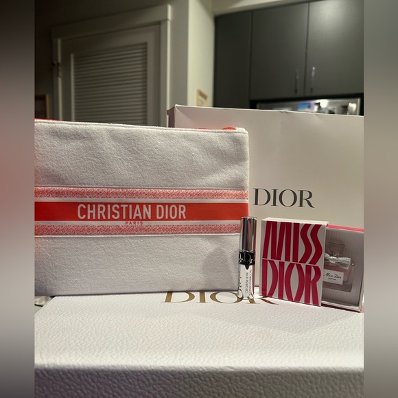 Red Dior Beauty bundle - Picture 9 of 10
